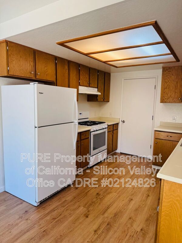 Building Photo - 124 Montebello Dr