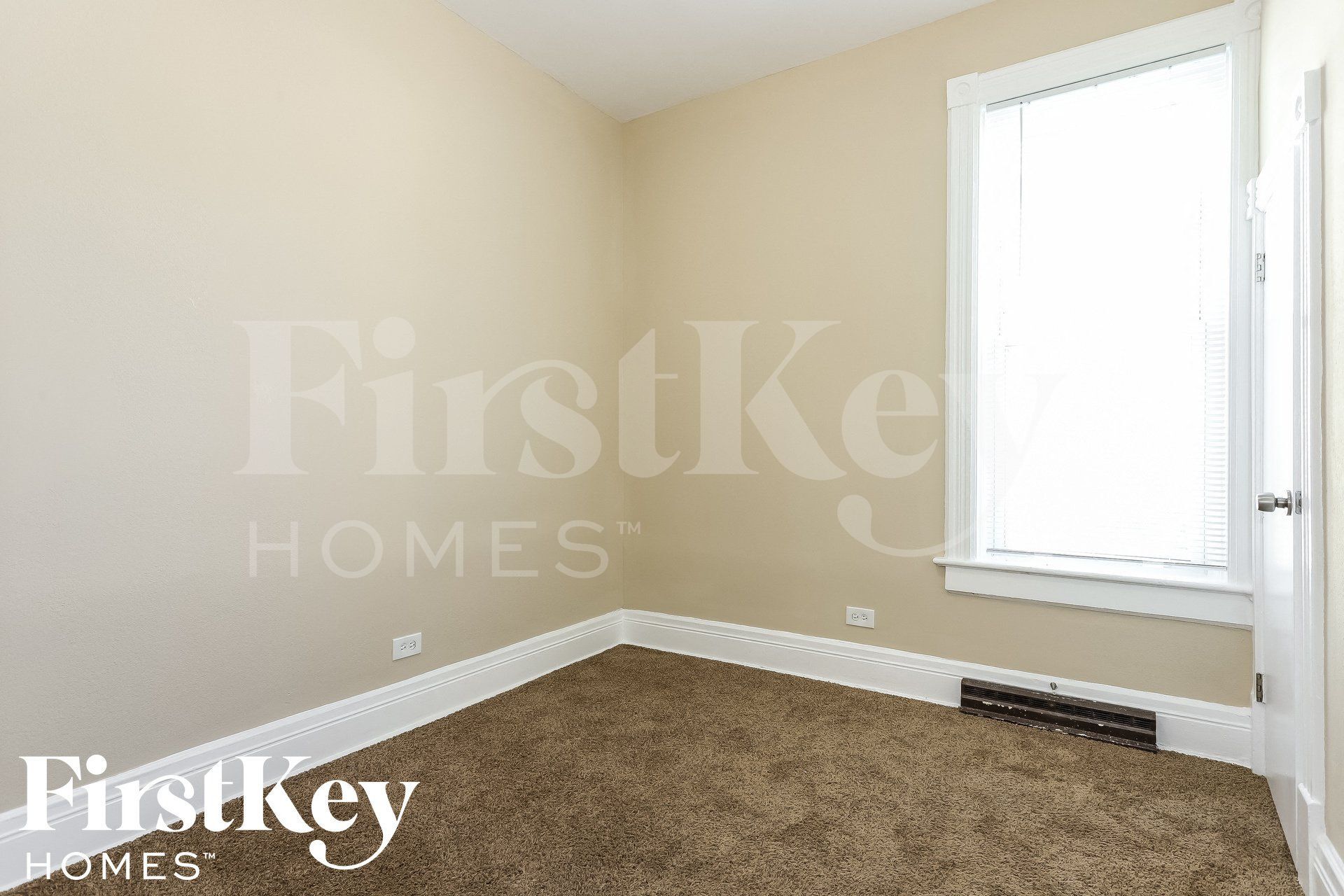 Building Photo - 542 Oak St