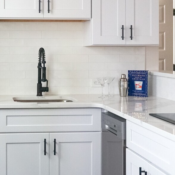 Same high end fixtures and finishes as the rest of the unit. - 1003 Parkwood Ave