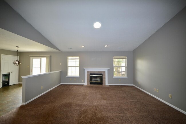 Building Photo - 9610 Claymore Dr