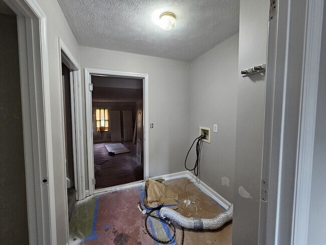 Building Photo - 131 Savannah Ridge