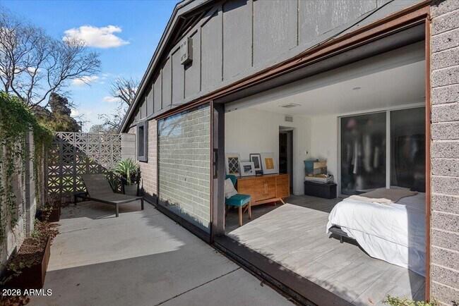 Building Photo - 6643 N 7th Dr
