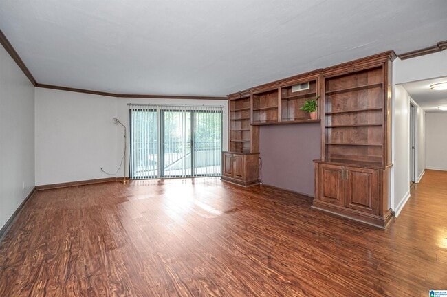 Building Photo - 1120 Beacon Pkwy W