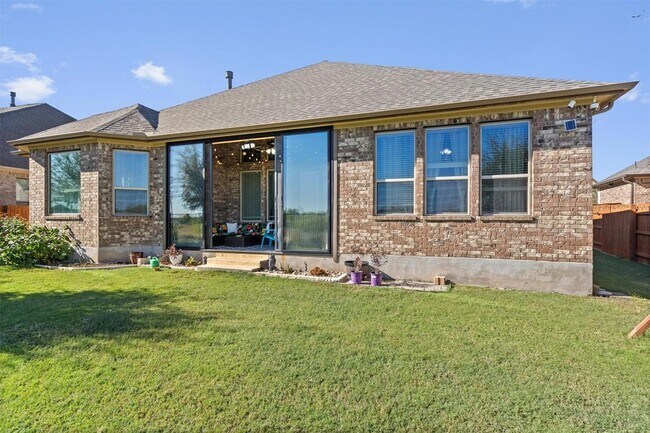 Building Photo - 3367 Vasquez Pl