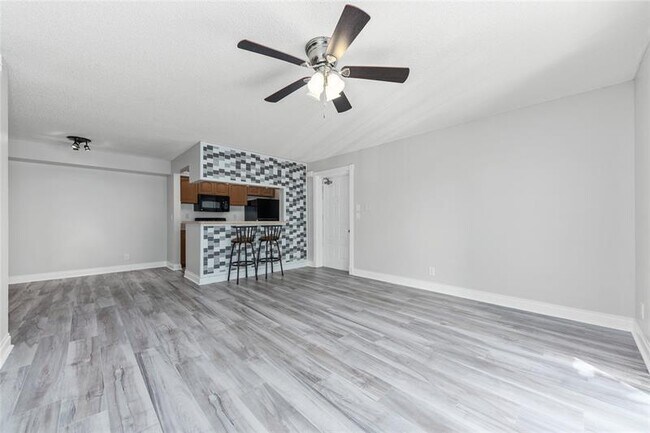 Building Photo - 2502 SE Anchorage Cove