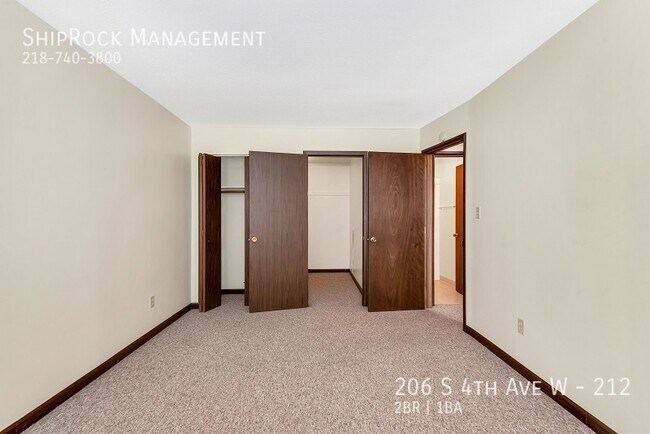 Building Photo - 206 S 4th Ave W