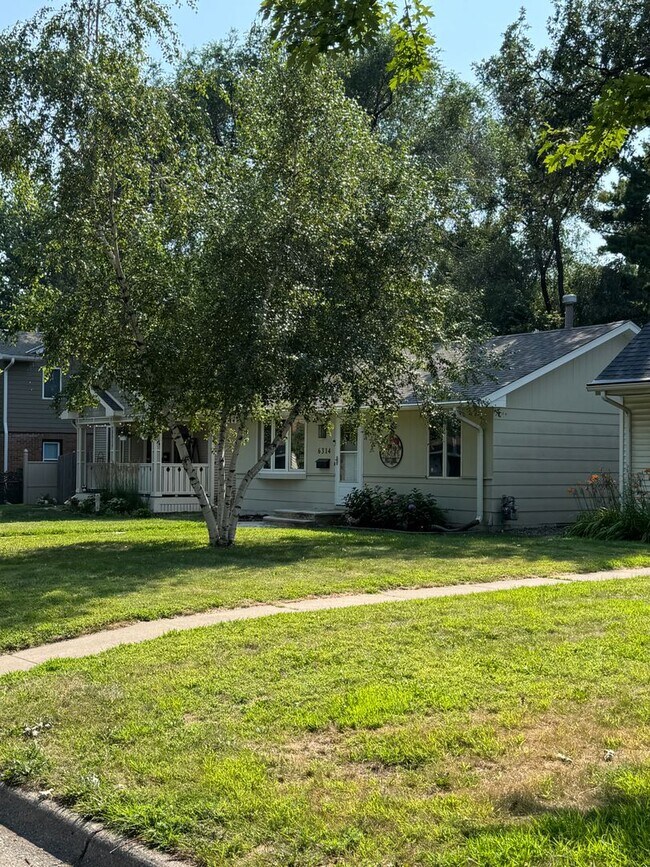 Building Photo - 6314 Knox Ave S