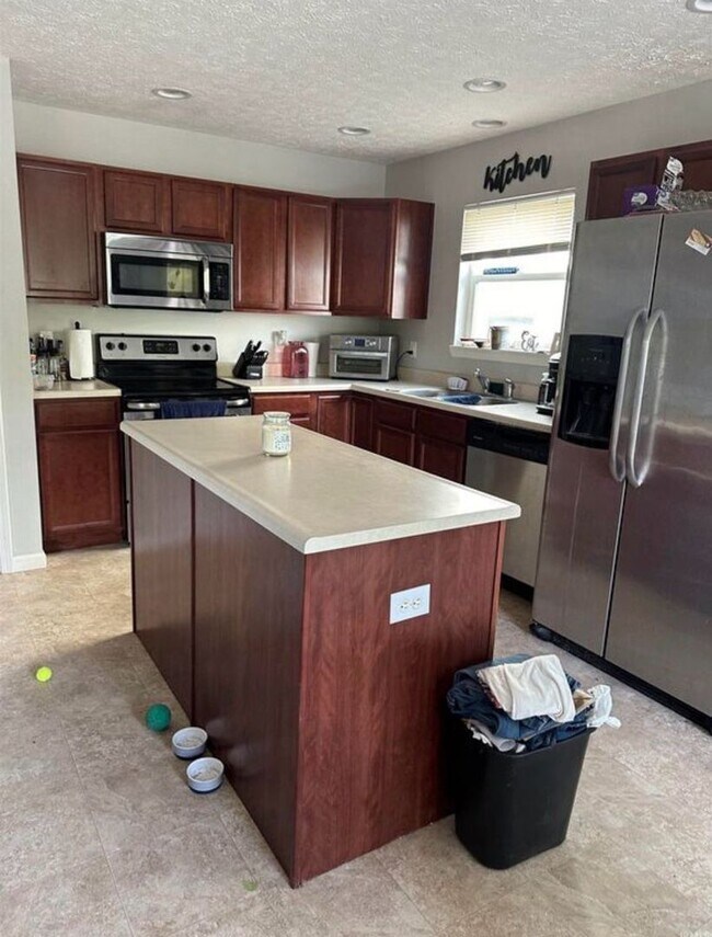 Building Photo - Split Floor Plan 3B2B Ranch in Lindberg Village
