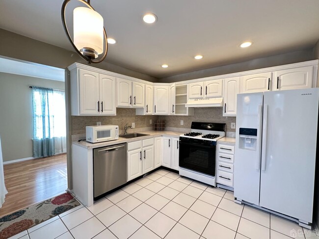 Building Photo - 808 Cypress Ln