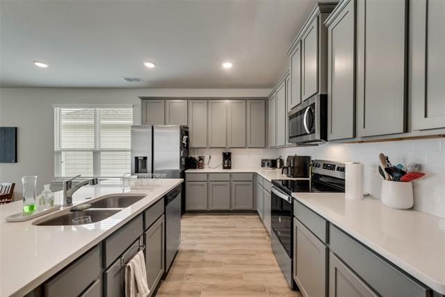 Building Photo - 5924 Hopkins Dr