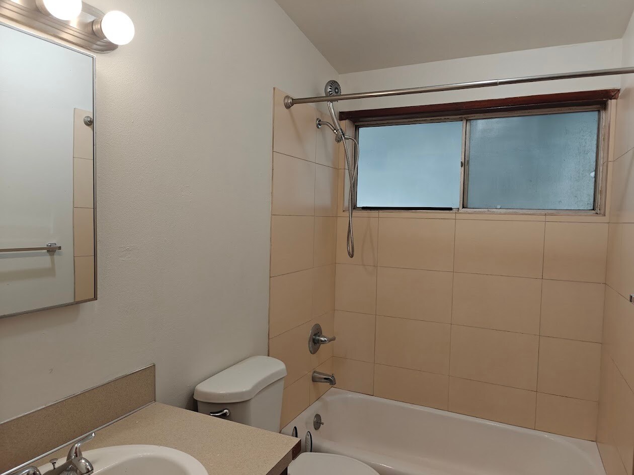 Building Photo - 10628 57th Ave S