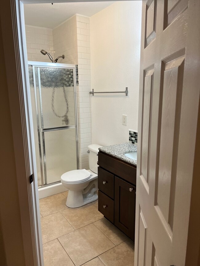 Building Photo - 22724 Figueroa St