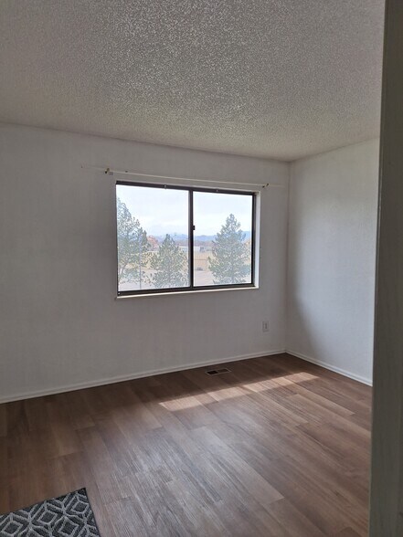 Building Photo - 2760 W 86th Ave