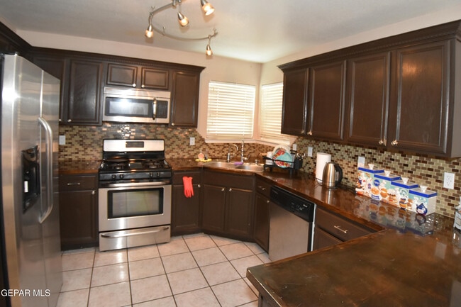 Building Photo - 6189 Night Fall Pl