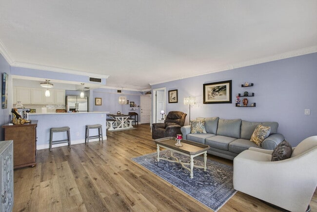 Building Photo - 300 N Hwy A1A