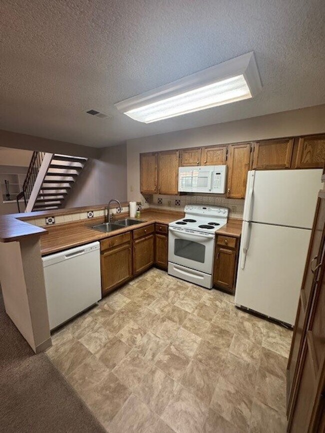 Building Photo - Powderhorn Condo