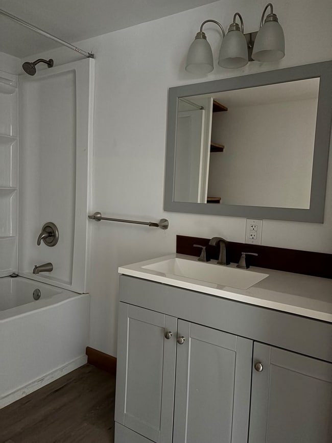 Building Photo - 39092 Mumford St