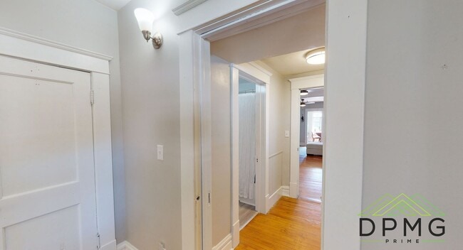 Building Photo - 132 S Clemens Ave