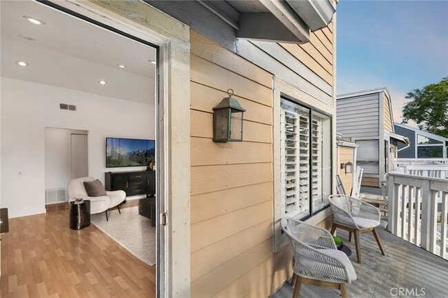 Building Photo - 127 Huntington