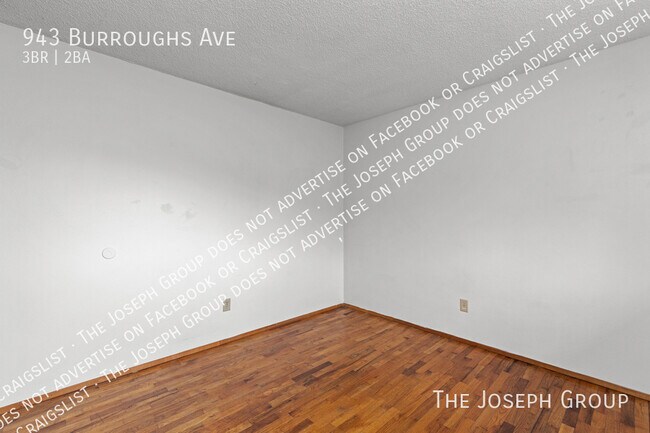Building Photo - 943 Burroughs Ave