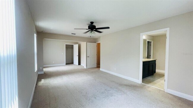 Building Photo - 1033 Vinsetta Cir