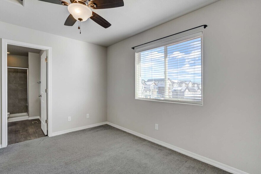 Building Photo - 753 Grissom Dr