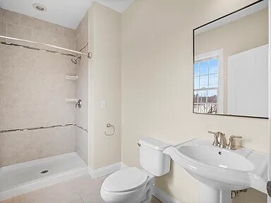 Building Photo - 63 Varnum St