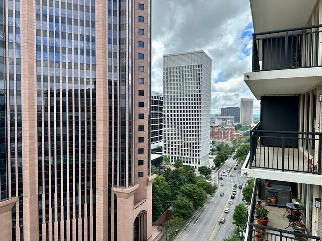 Building Photo - 620 Peachtree St NE