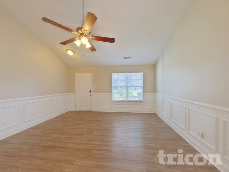 Building Photo - 340 Peachtree Rd