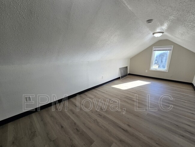 Building Photo - 1125 N Barclay St