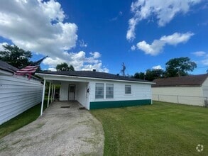 Building Photo - A Must See Today!