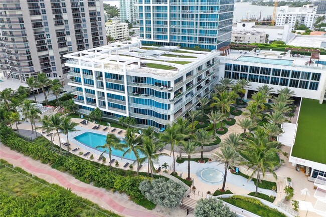 Building Photo - 6801 Collins Ave