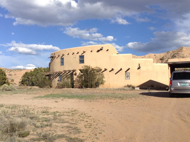 Building Photo - 26 Banana Ln