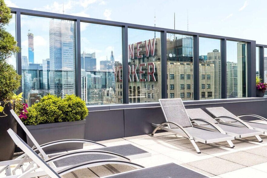 Building Photo - 5 Pennsylvania Plaza