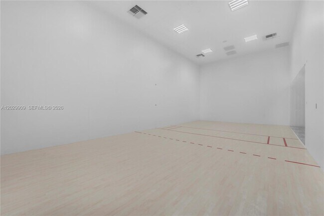 Building Photo - 225 N Miami Ave
