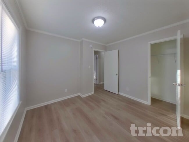 Building Photo - 6273 Branch Hill Cir