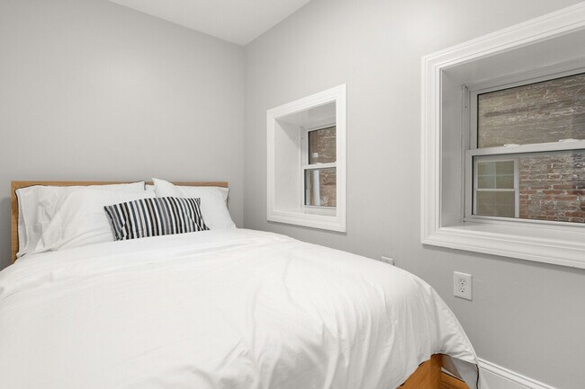 Building Photo - 152 Salem St