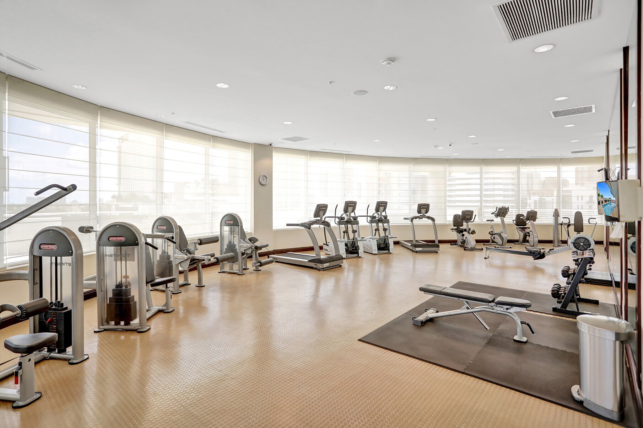 Building Photo - 315 NE 3rd Ave