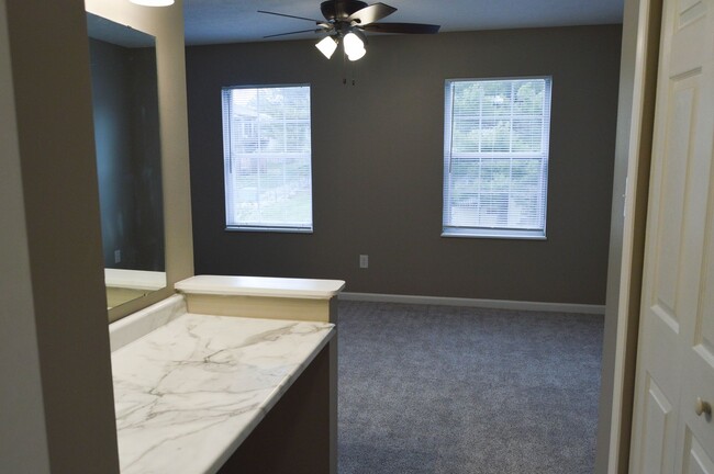 Building Photo - 2464 S Burberry Ln