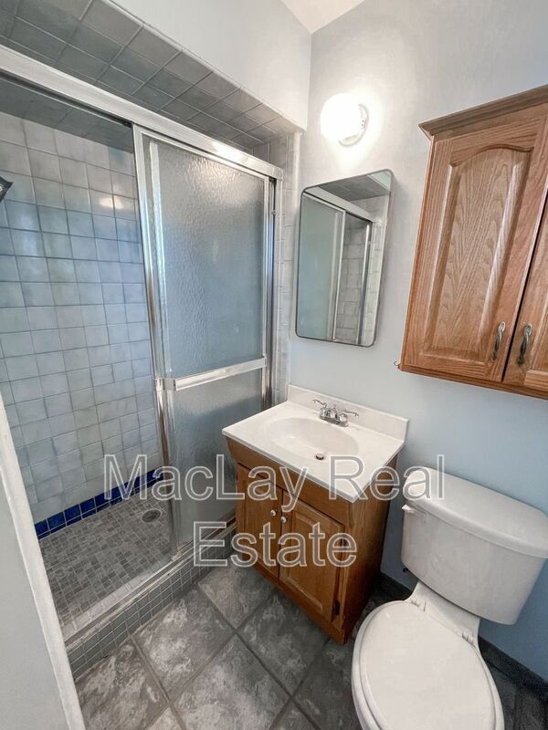Building Photo - 1524 W 7th St