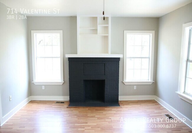 Building Photo - 714 S Valentine St