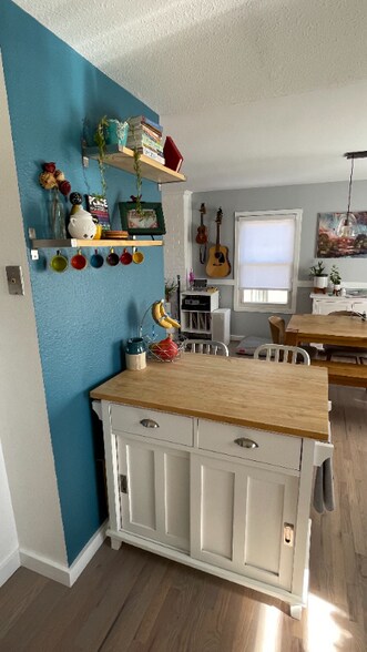 Building Photo - 1025 Sparta Dr