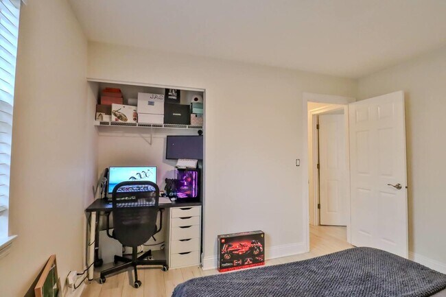 Building Photo - 713 Green Mountain Ct