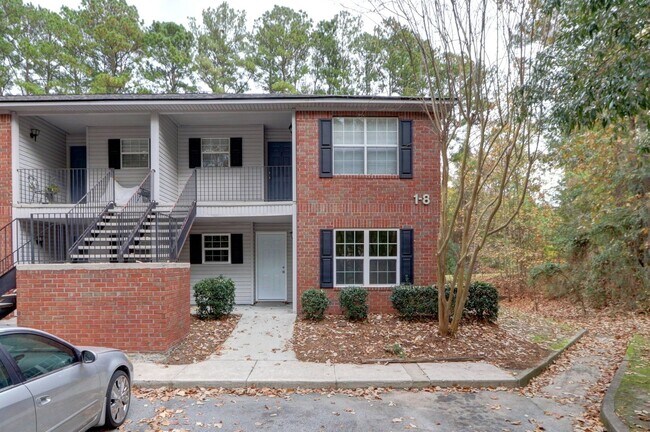 Building Photo - 3-3 Dukes Way