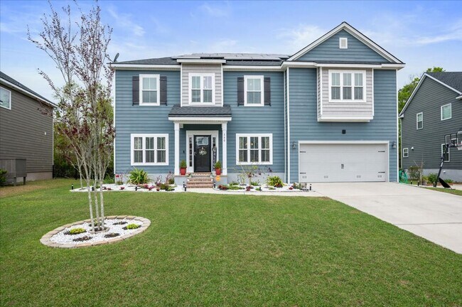 Building Photo - Welcome to Your Ideal Home: Where Luxury a...