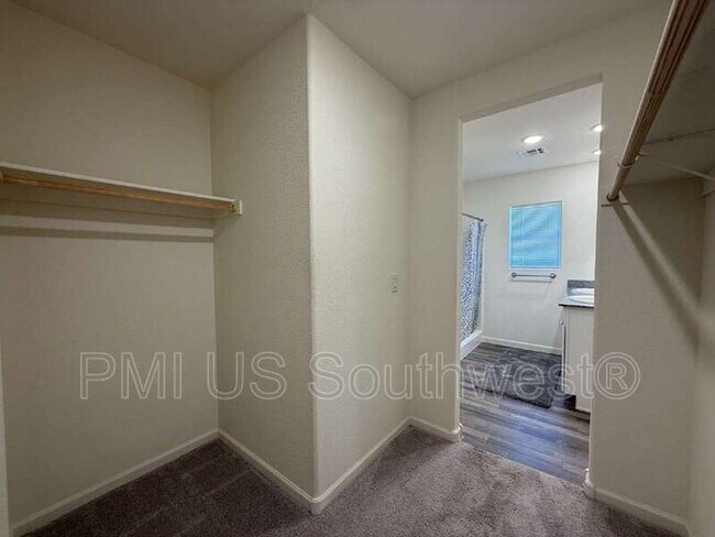 Building Photo - 2430 River Valley Cir