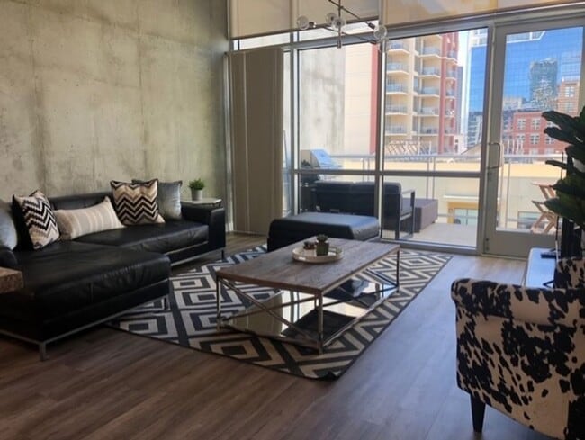 Primary Photo - Beautiful East Village Top Floor Loft