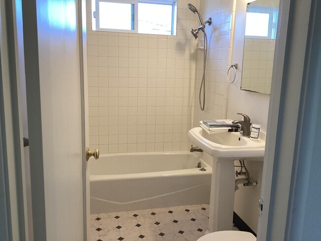 Building Photo - Westside location