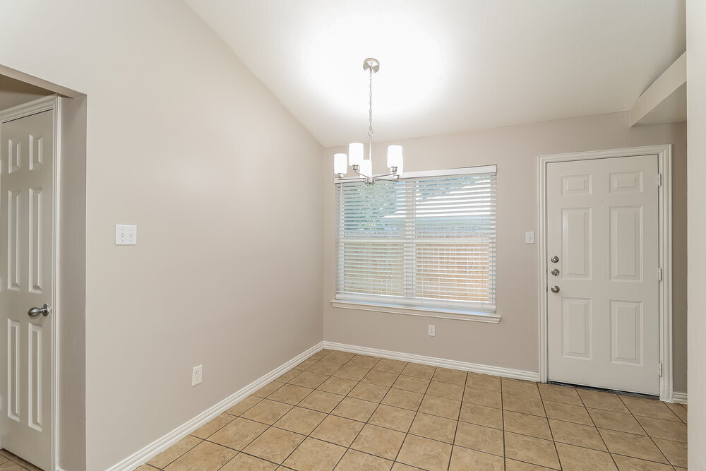 Building Photo - 7917 Val Verde Dr