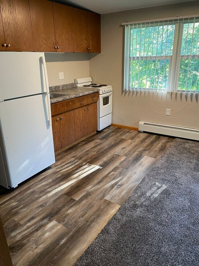 Building Photo - One Bedroom